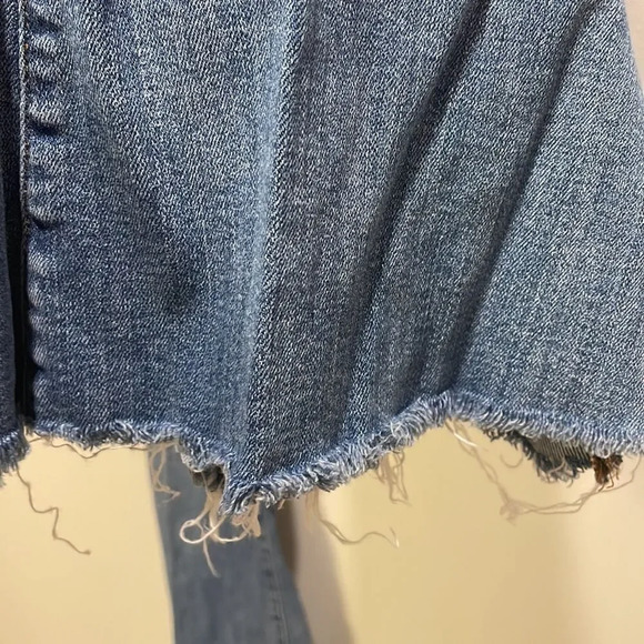 J Brand Bell Bottoms Woman’s jeans. The style is Icicle - Picture 5 of 13